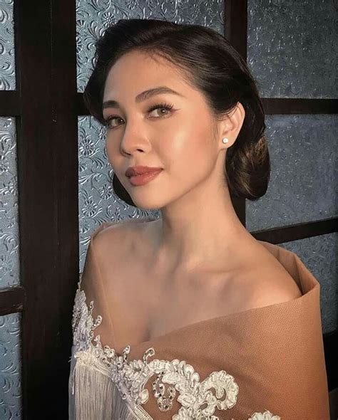 filipiniana hairstyle